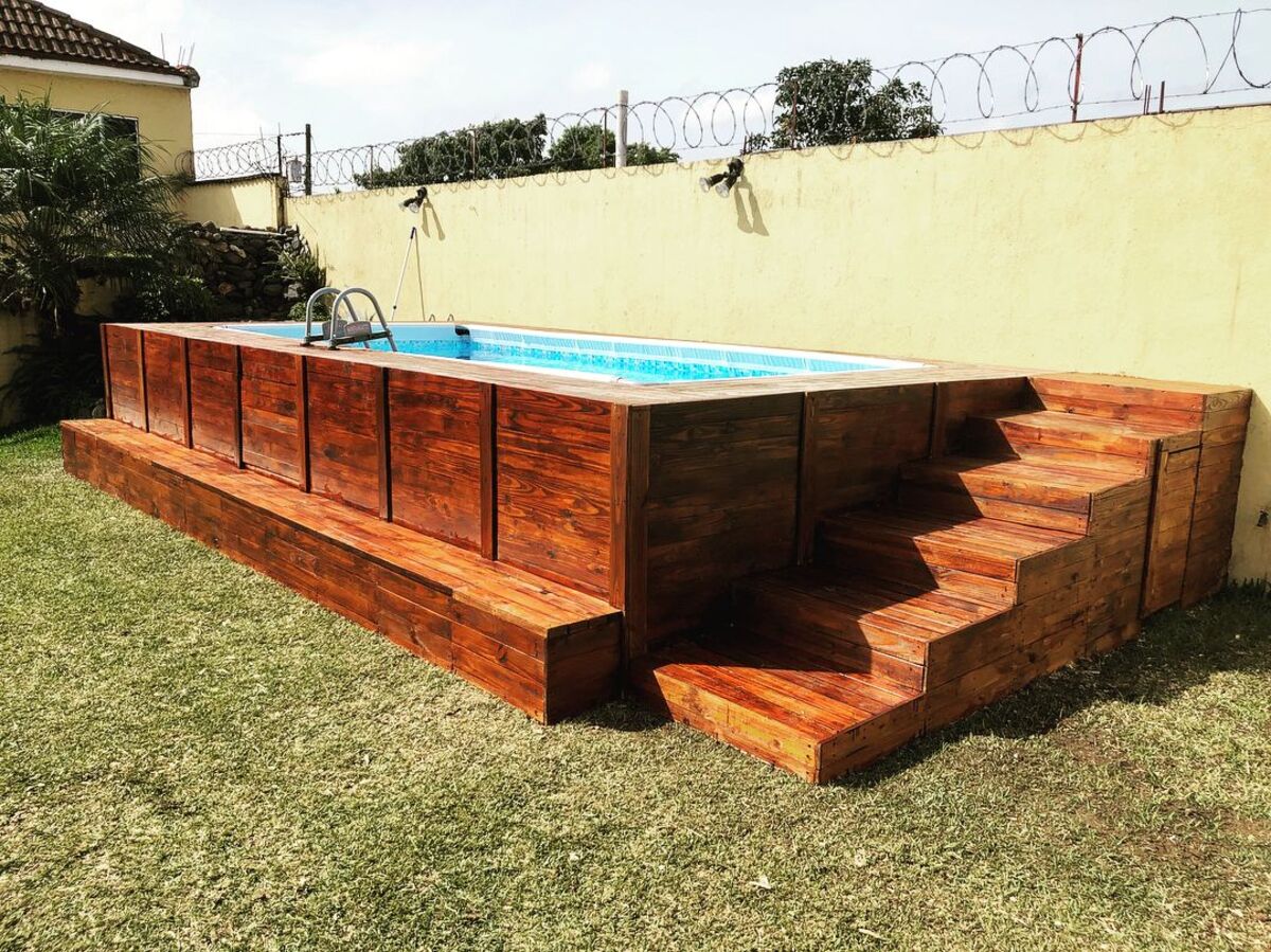 15 Wooden Pool Decks: Crafting a DIY Masterpiece for Your Backyard Oasis