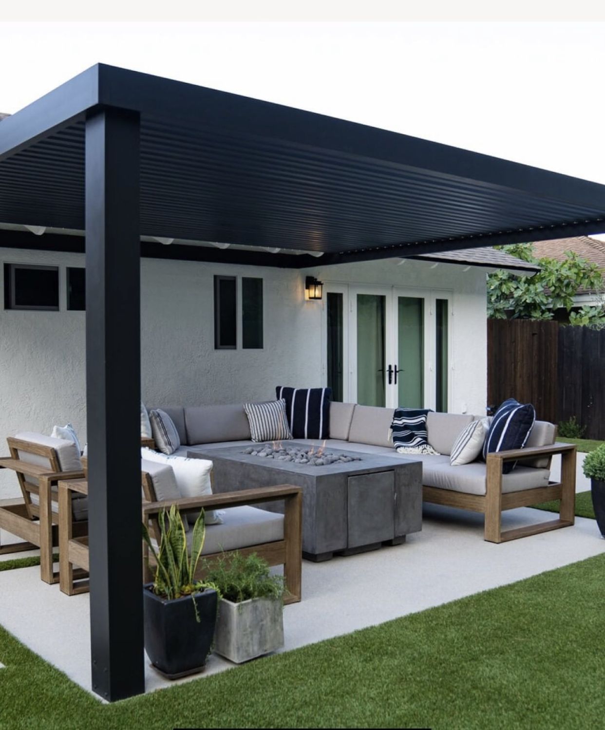 20 Lovely Pergola Ideas to Inspire Your Next Outdoor Project