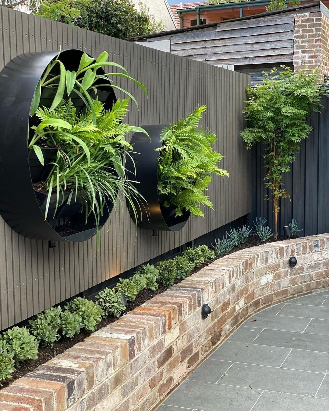 20 Fence Decor Ideas to Transform Your Outdoor Space 20 Fence Decor Ideas to Transform Your Outdoor Space