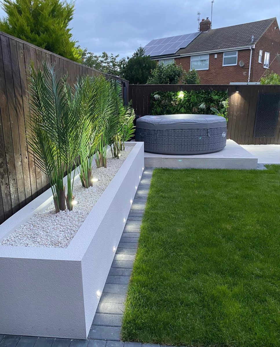 20 Eye-Catching Landscaping Ideas for a Beautiful Fence 20 Eye-Catching Landscaping Ideas for a Beautiful Fence