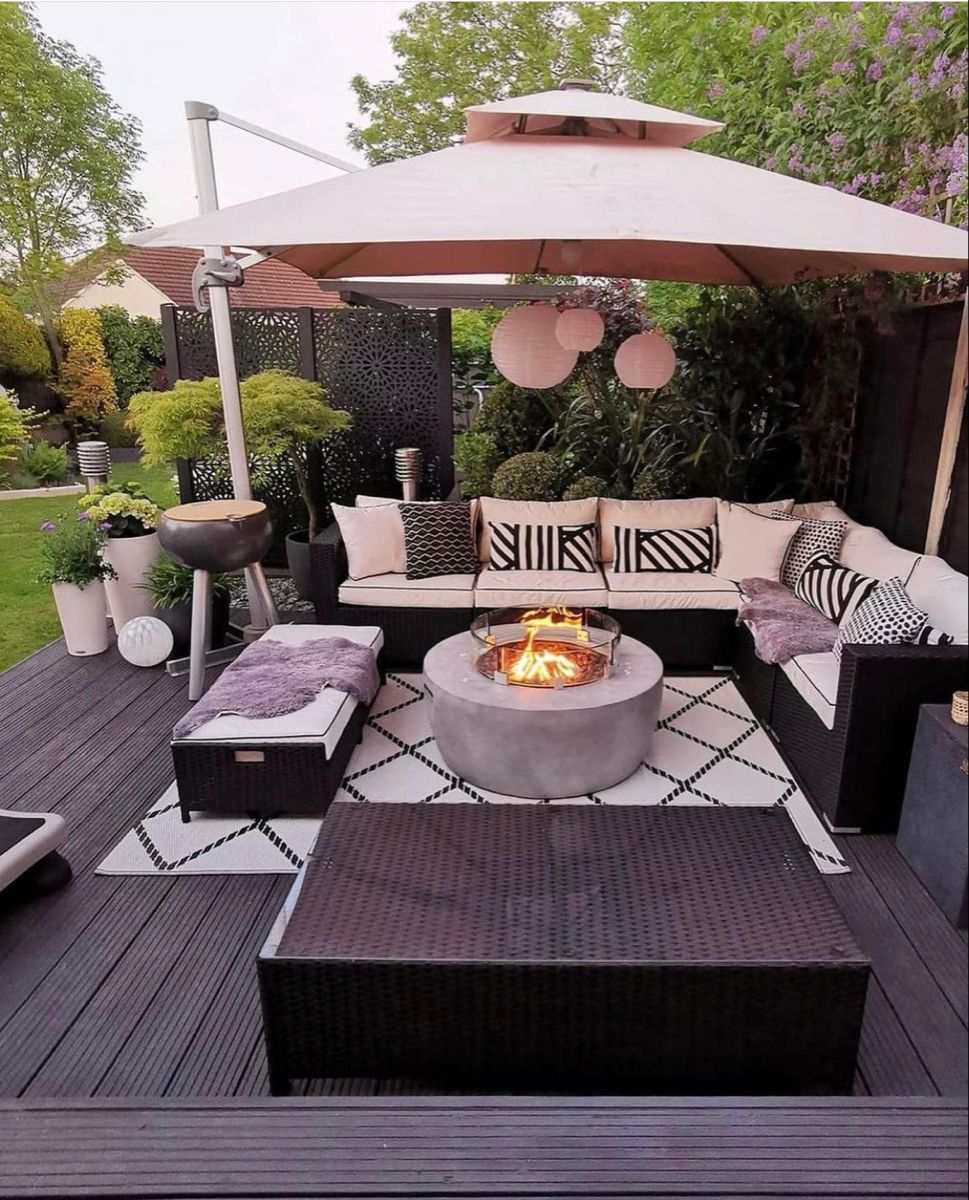 17 Fire Pits to Elevate Your Outdoor Space