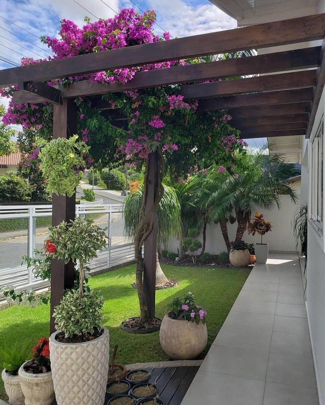 20 Pergola Designs with Beautiful Trellis Plants