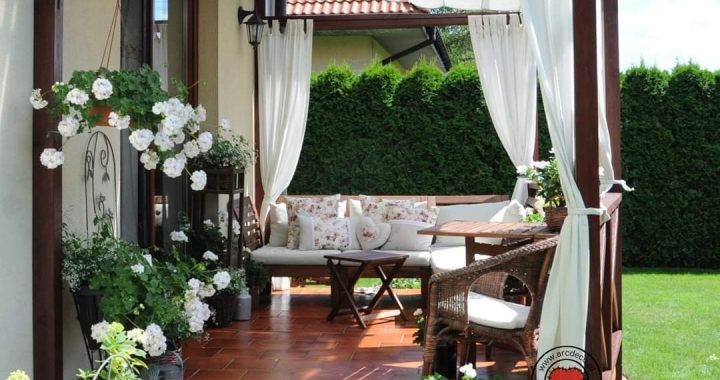 16 Gorgeous Pergola Designs to Elevate Your Backyard