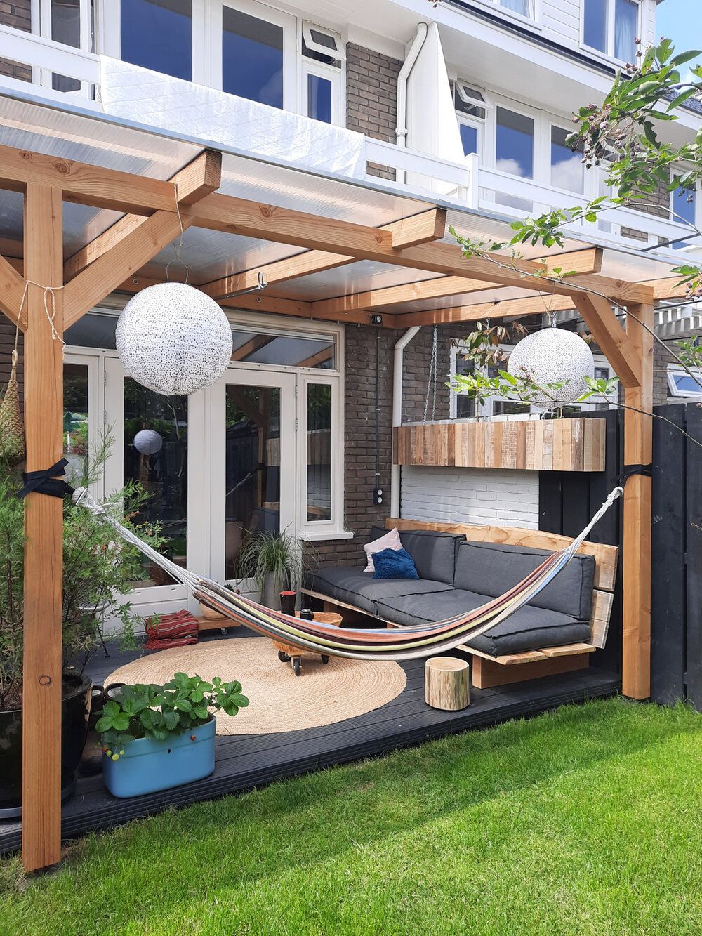 16 Amazing Pergola Designs for Your Backyard