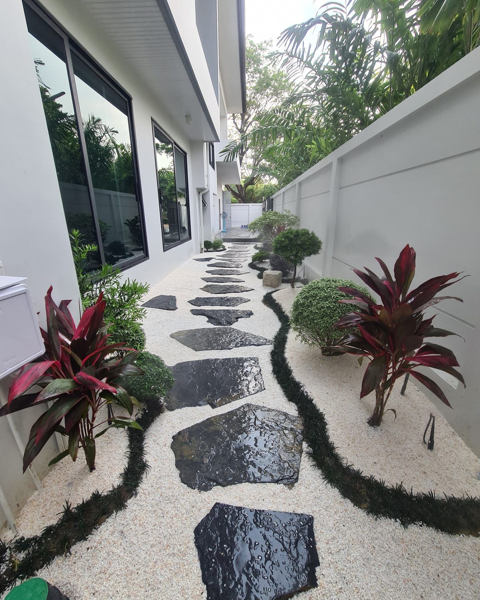 Create a Perfect Path: 23 Inspiring Walkway Ideas