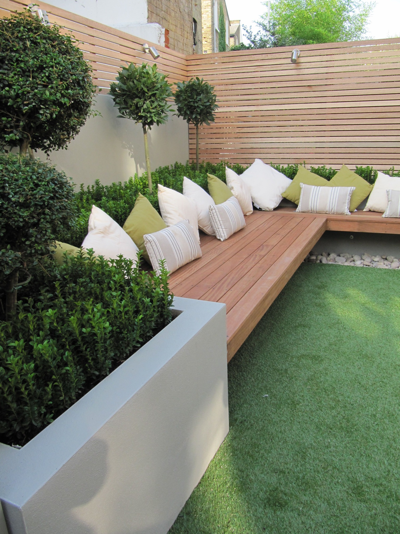 20 Outdoor Seating Design Ideas
