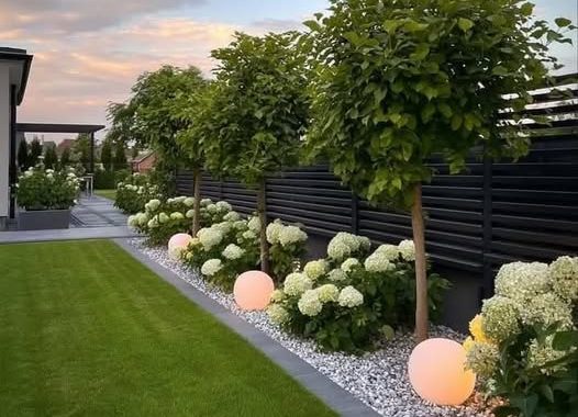 17 Gorgeous Fence Ideas to Boost Your Home’s Look