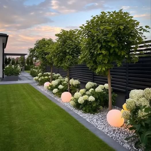 17 Gorgeous Fence Ideas to Boost Your Home’s Look