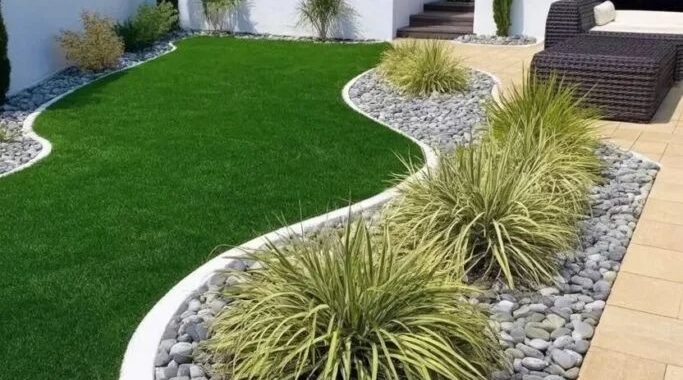 30 Front Yard Landscaping Ideas to Enhance Your Home’s Curb Appeal