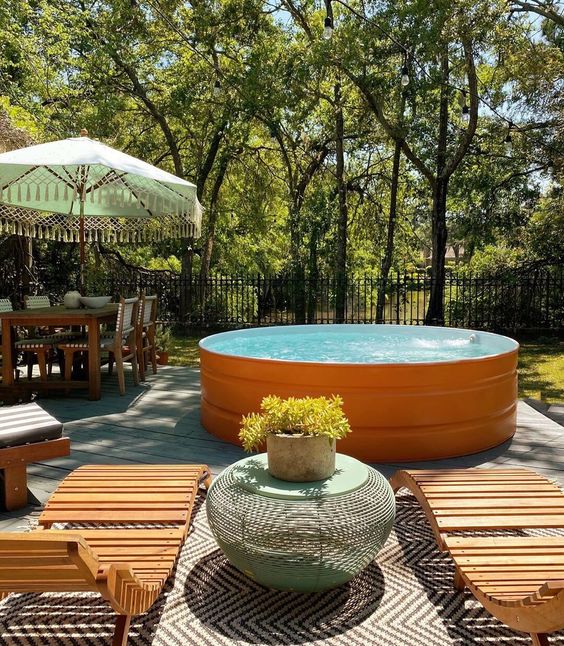 35 Great Outdoor Hot Tub Ideas