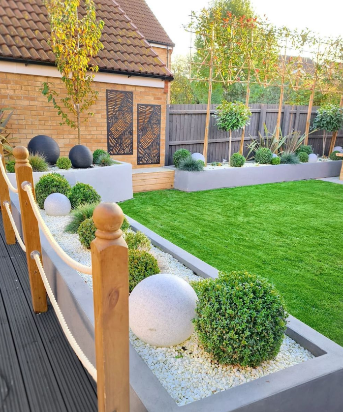 21 Fence Ideas to Elevate Your Outdoor Space
