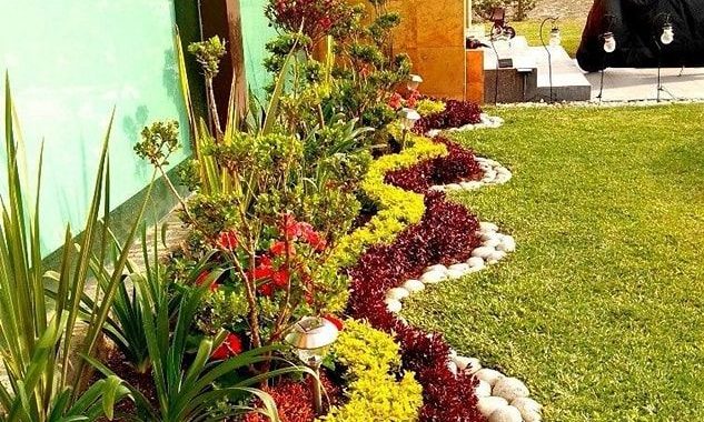 21 Beautiful Garden Corner Ideas for Small Spaces