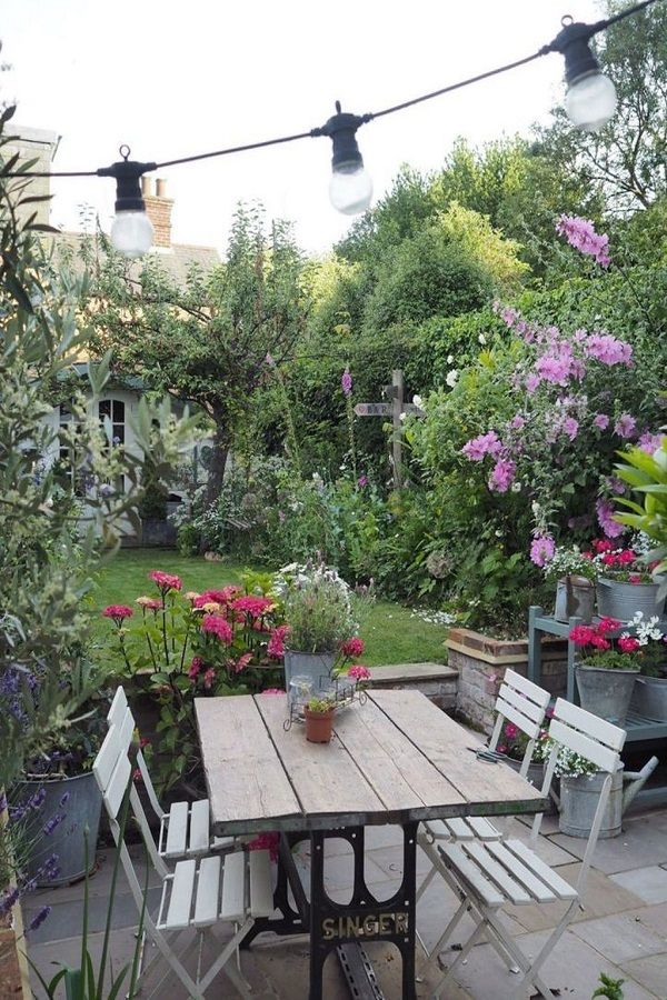 34 Charming Green Garden Ideas for Relaxation