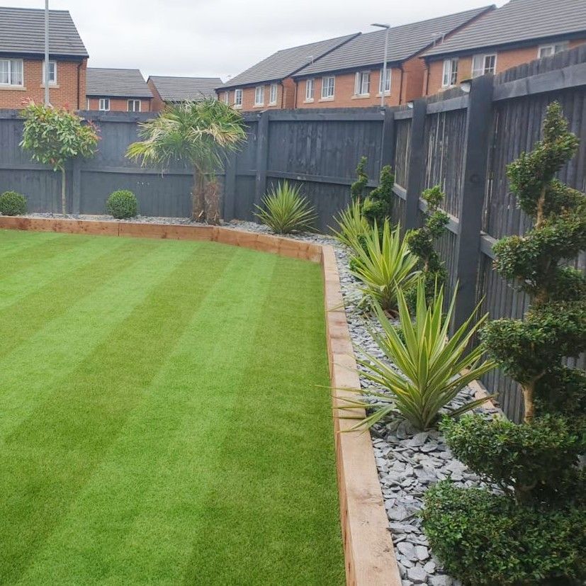 26 Charming Landscaping Ideas for Around Fences