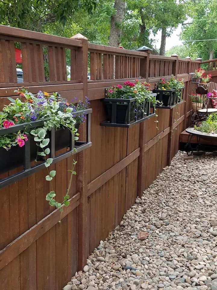 27 Creative Fence Decoration Ideas to Inspire You 27 Creative Fence Decoration Ideas to Inspire You