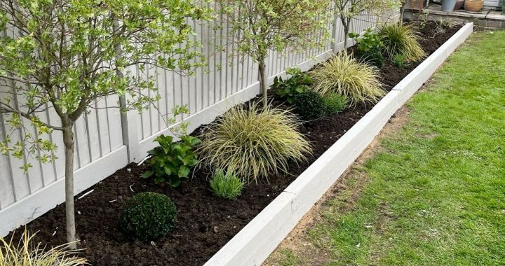 18 Stunning Fence Landscaping Ideas