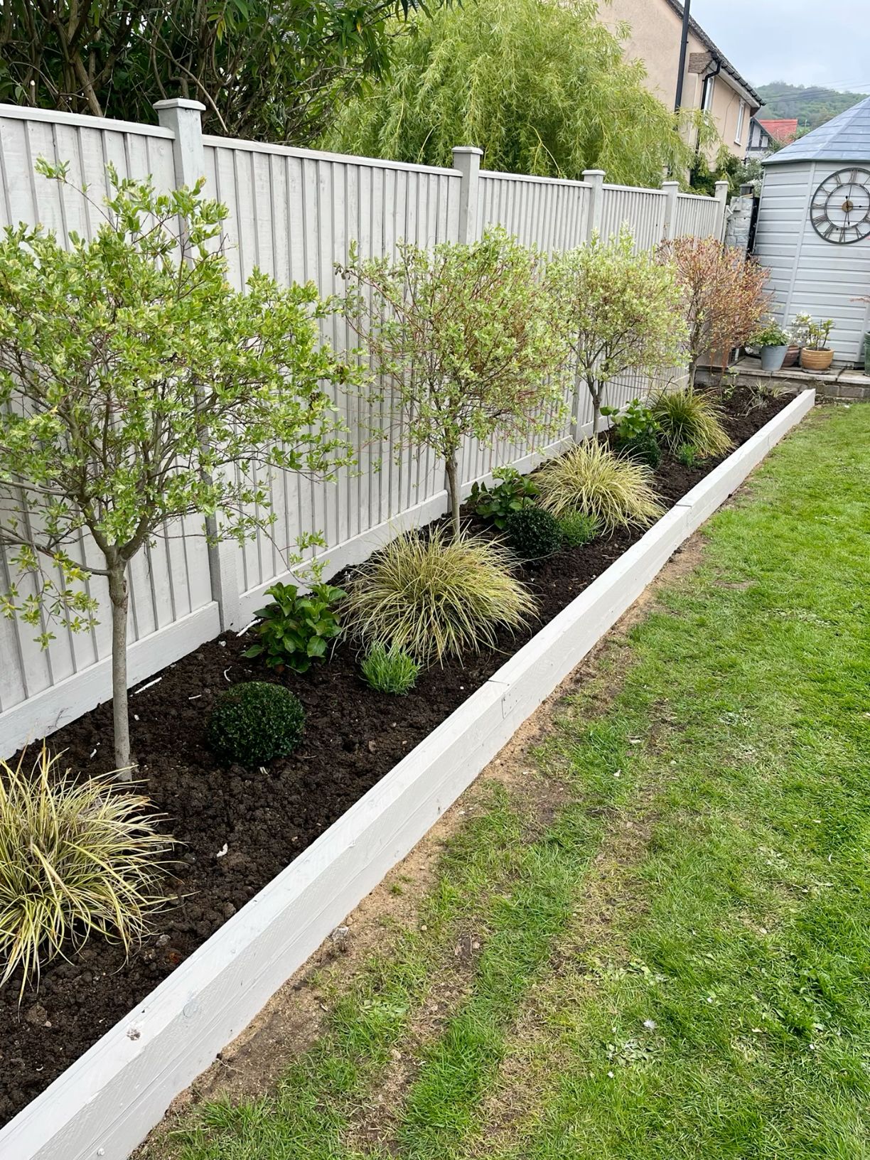 18 Stunning Fence Landscaping Ideas
